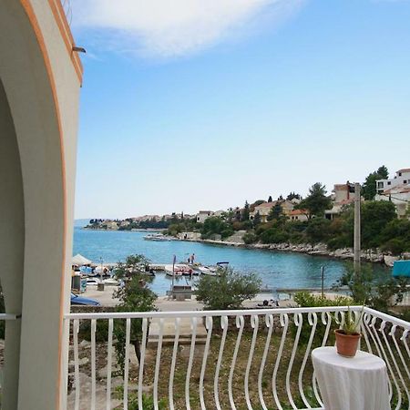 Apartmani Laura Trogir Bagian luar foto