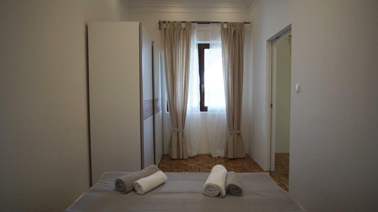 Apartmani Laura Trogir Bagian luar foto