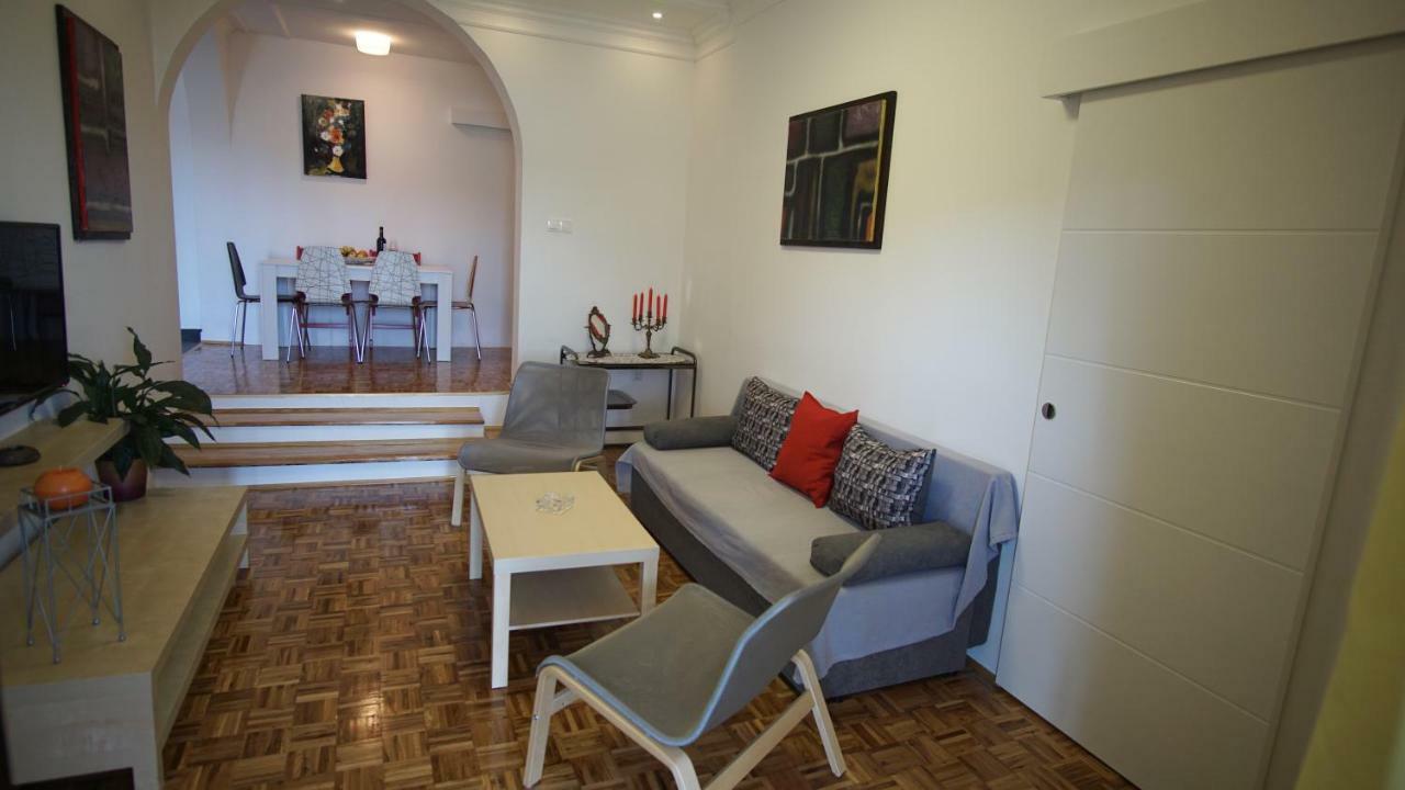 Apartmani Laura Trogir Bagian luar foto