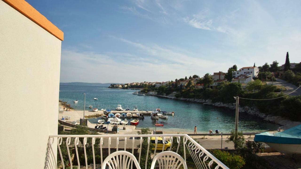 Apartmani Laura Trogir Bagian luar foto