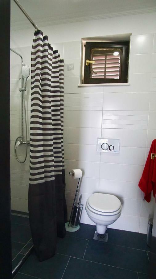 Apartmani Laura Trogir Bagian luar foto