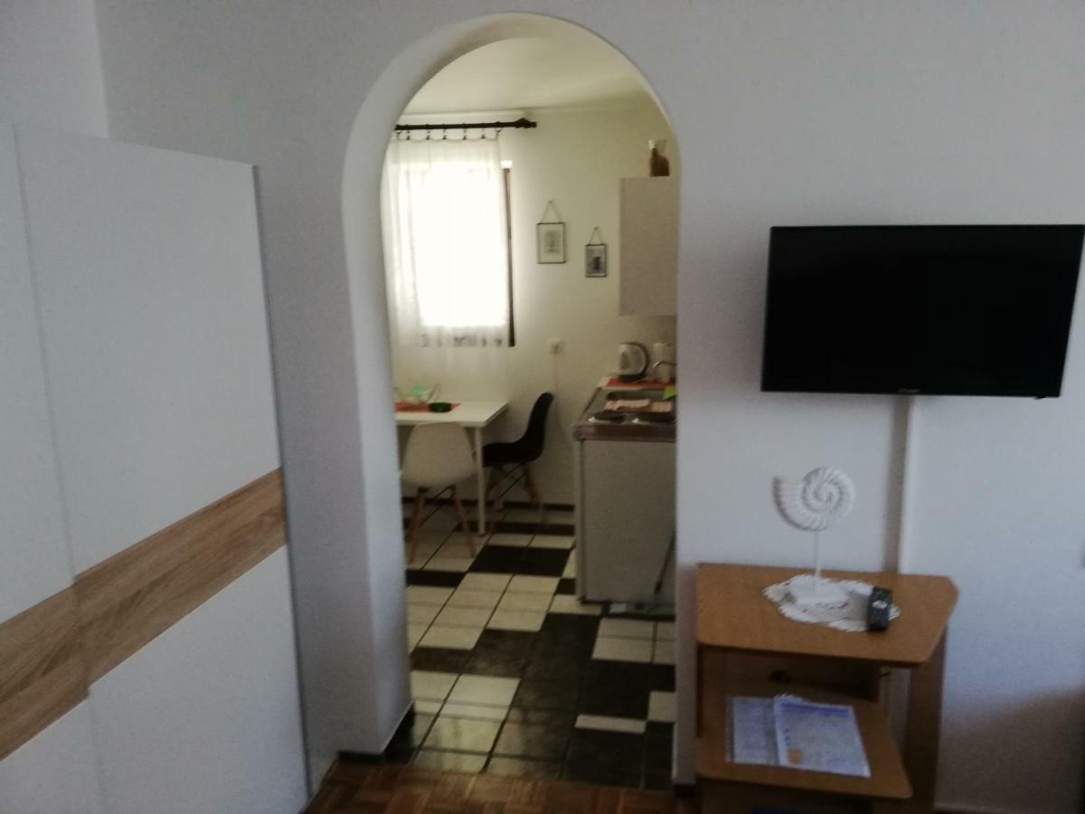 Apartmani Laura Trogir Bagian luar foto
