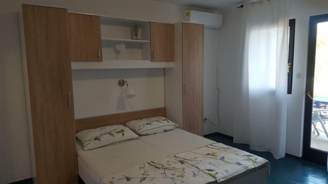 Apartmani Laura Trogir Bagian luar foto