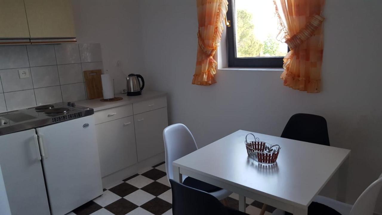Apartmani Laura Trogir Bagian luar foto