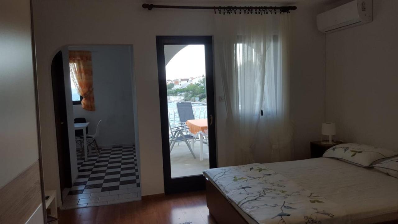 Apartmani Laura Trogir Bagian luar foto