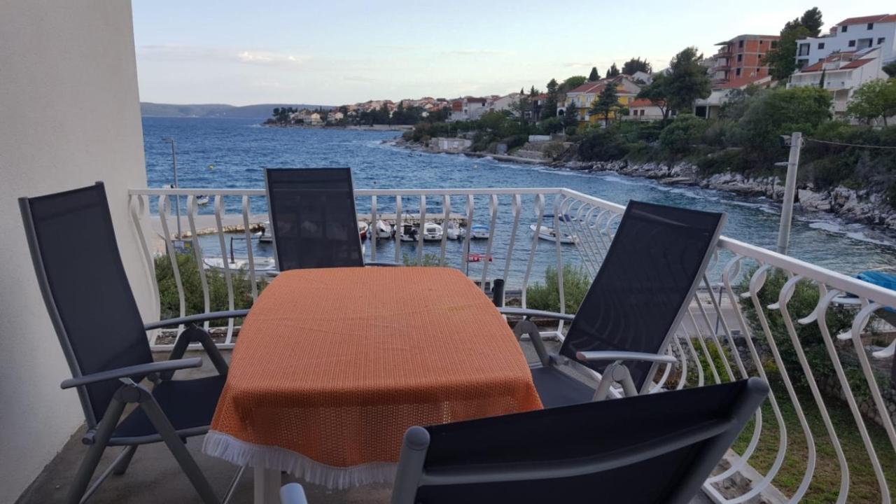 Apartmani Laura Trogir Bagian luar foto
